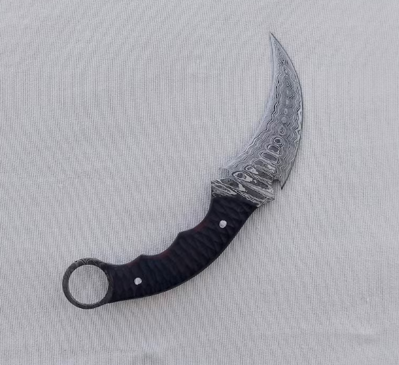 Handmade Damascus Karambit Knife: Full Tang Claw Blade, Leather Sheath - Image 4